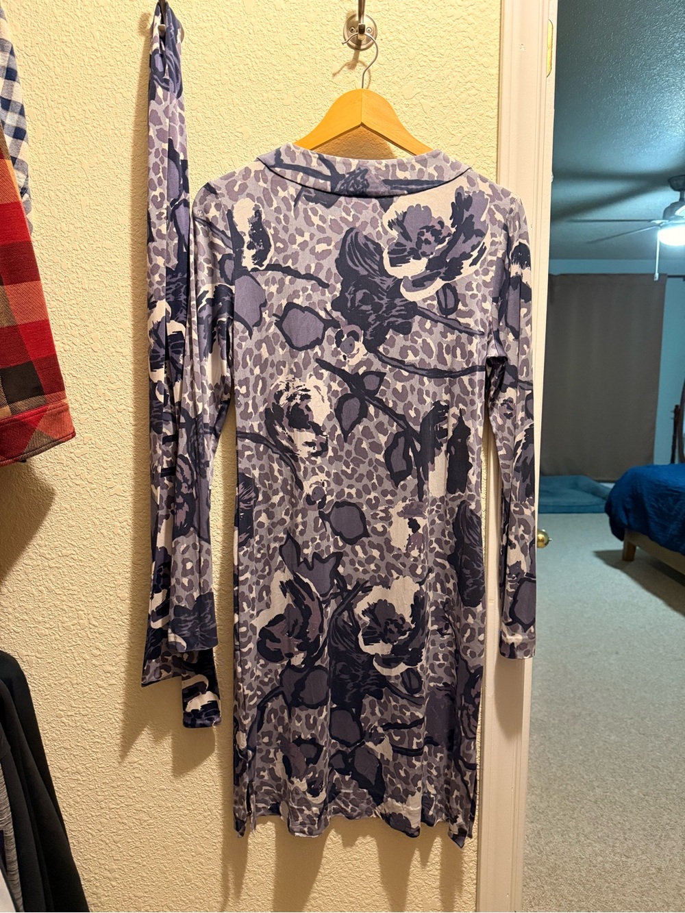 Tory Burch 100% Silk Lavender and Navy Floral Long Sleeve Dress - Picture 4 of 5